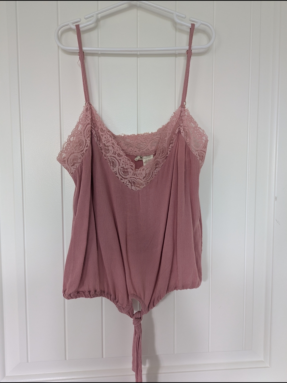 Lace Trim Mauve Sleeveless Tie-Front Tank